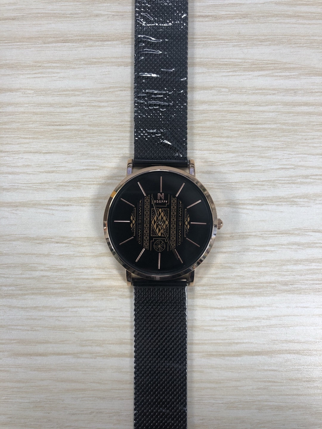  HANNAH MARTIN Minimalist Watch Rose Gold - Clean Black Background